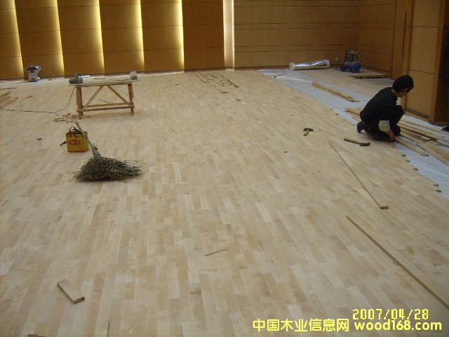 �\�ӵذ壨��ľ����Ԕ����B