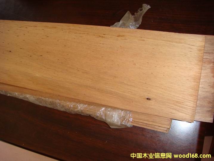 �R����ľ��Ƭ����Ƭ��