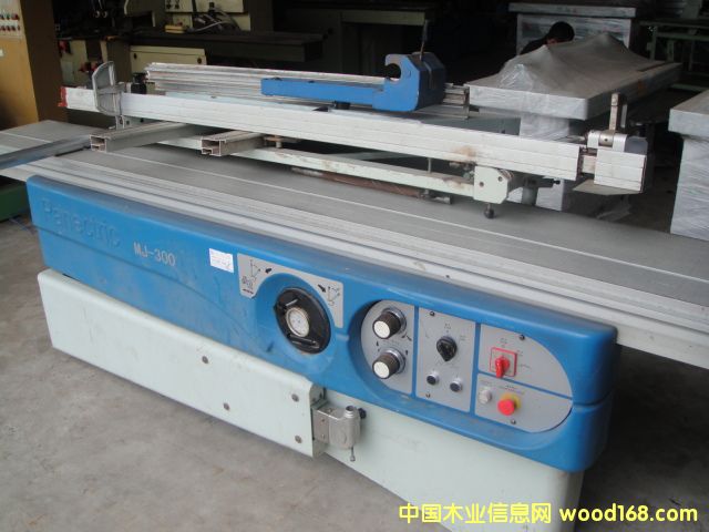 ���300���ܲð��