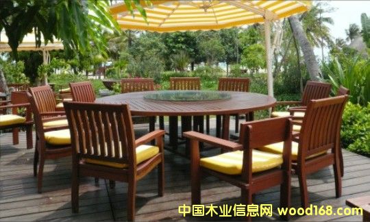 ���@����