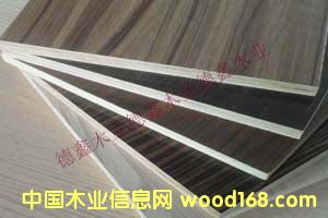 �R�������谷�N���