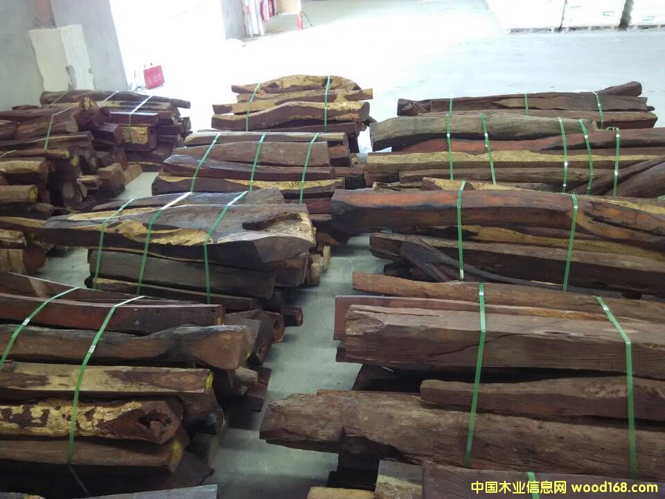 �����R΢���S̴