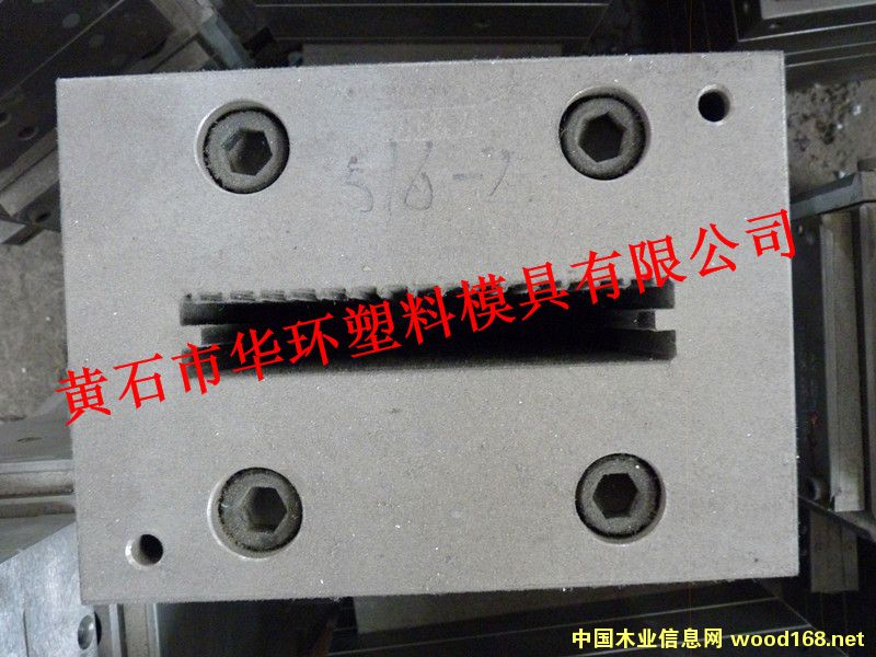 PEģ�� 140��(sh��)�ĵذ�