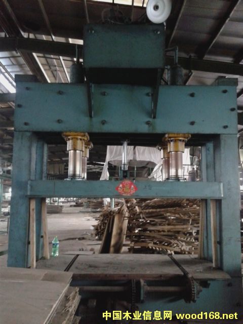 ɽ������4��4*8���䉺�C(j��)