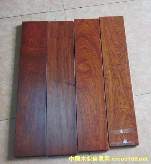 �����㻨�挍(sh��)ľ�ذ��Ԕ��(x��)��B