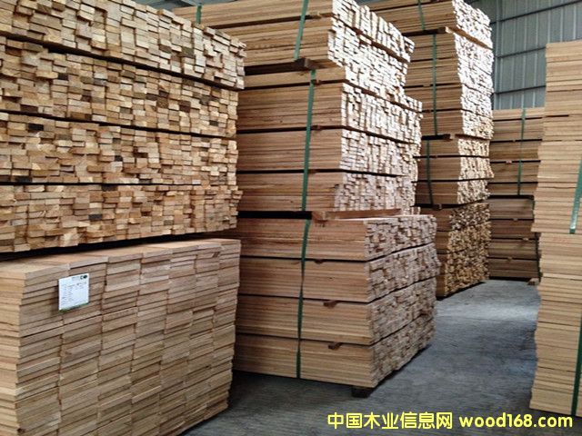 ����ذ��� ��(sh��)ľ��� �W���M(j��n)�ڰ���ľ�ذ���