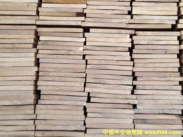 ����ľ��(sh��)ľ��� �W���M(j��n)����һ��(j��)ľ��