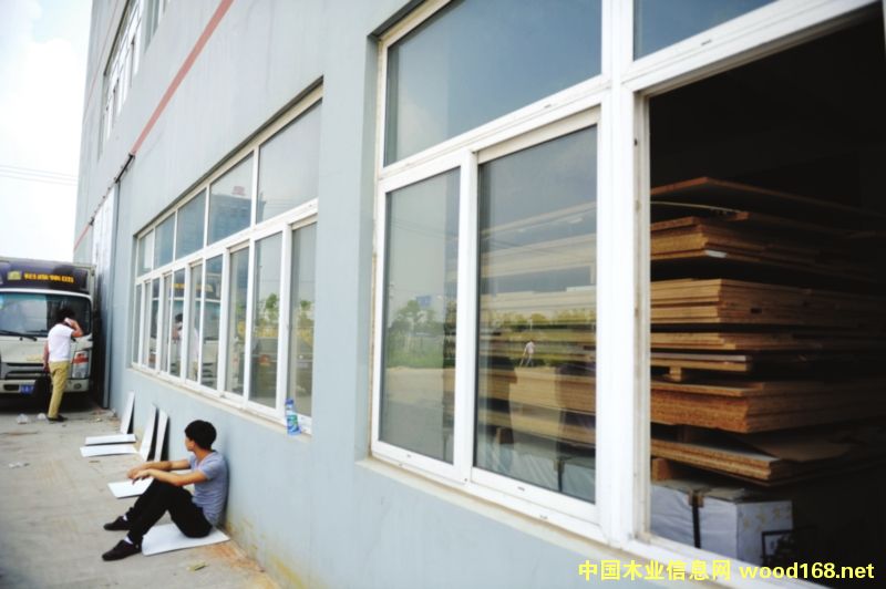 �Ϸ�ԣɭľ�I(y��)���ݸ����J��Σ�C(j��)�������ף������������T�����