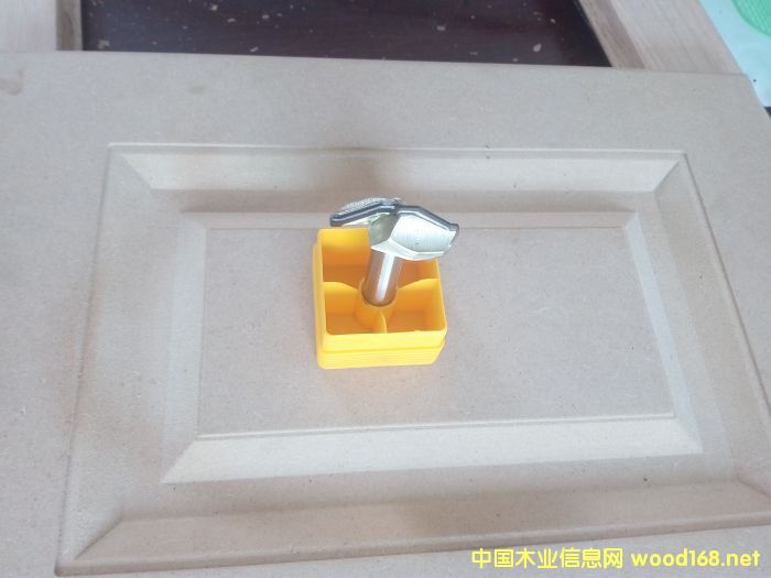 ���u���z���к���ľ�����ߙC(j��)е�S�����T����ʯ����