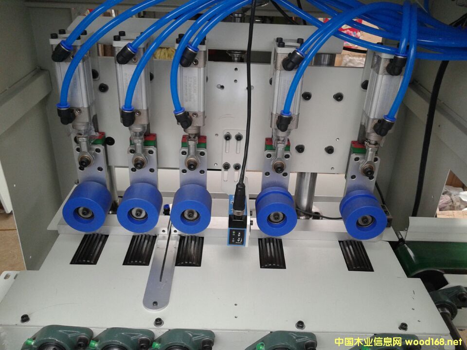 ��(y��u)�x�/ľ���xɫ�C