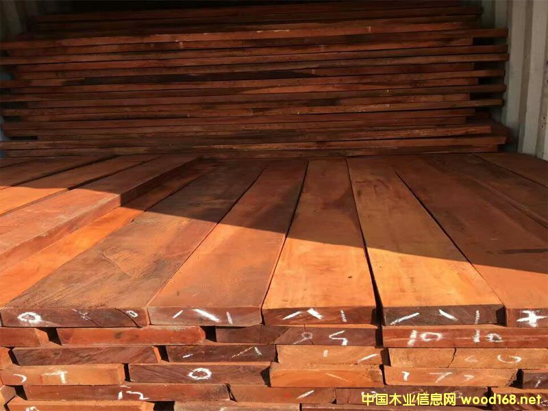 �S(ch��ng)��ֱ�N(xi��o) �M(j��n)����ľ