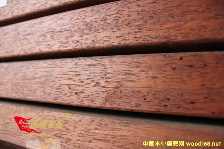 ���Ҹ۲��}��S��,���}������Xһ��