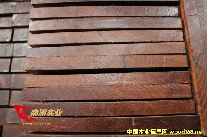 ���}�񹤏S(ch��ng) ���}��ľ���