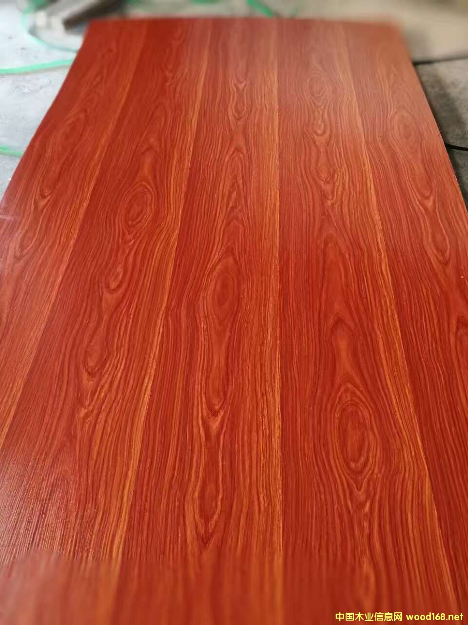 ���B(t��i)��