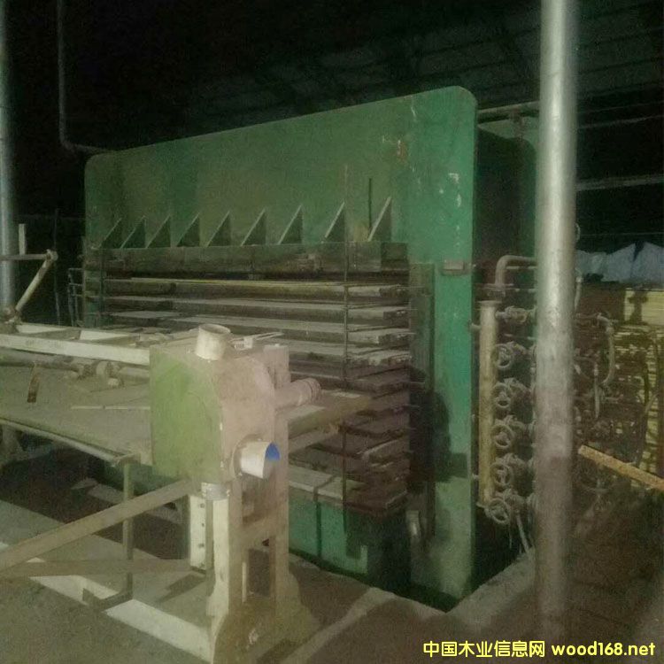 �R��ʢ�(y��ng)4*8��ʮ�Ӷ����f�ቺ�C(j��)