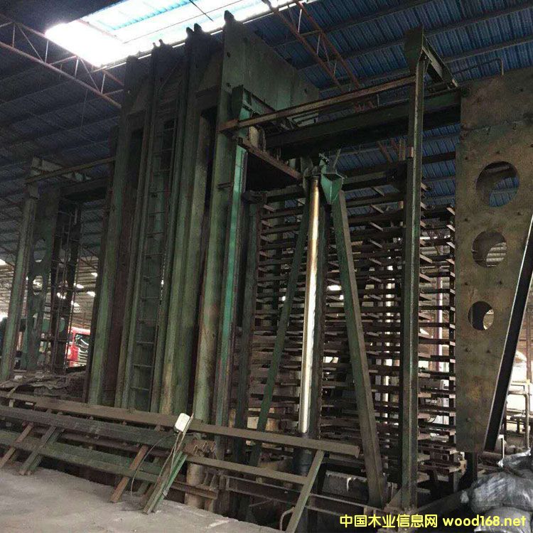 �Ϻ������C(j��)е�S(ch��ng)�a(ch��n)�İ˳�ʮ���Ӷ�����ذ�ቺ�C(j��)