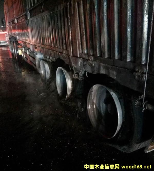 ���܇��ȼ��50�fԪ�M(j��n)��ľ���D(zhu��n)�۳ɻ�̿