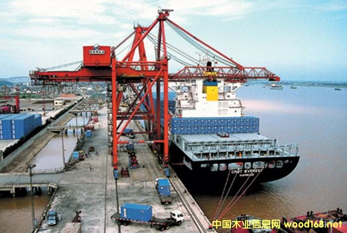 ���Ҹۿڰ���һ���ȼ��b��ľ���M(j��n)������q63.%