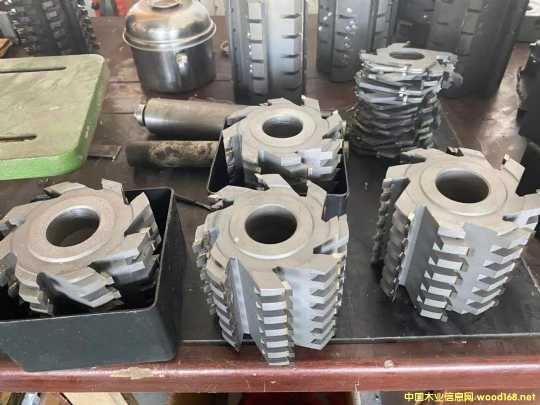 �ε���ľ���Cе��Ԕ����B